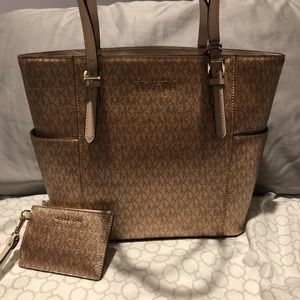 Large MK tote 👜 Rose Gold matching wristlet